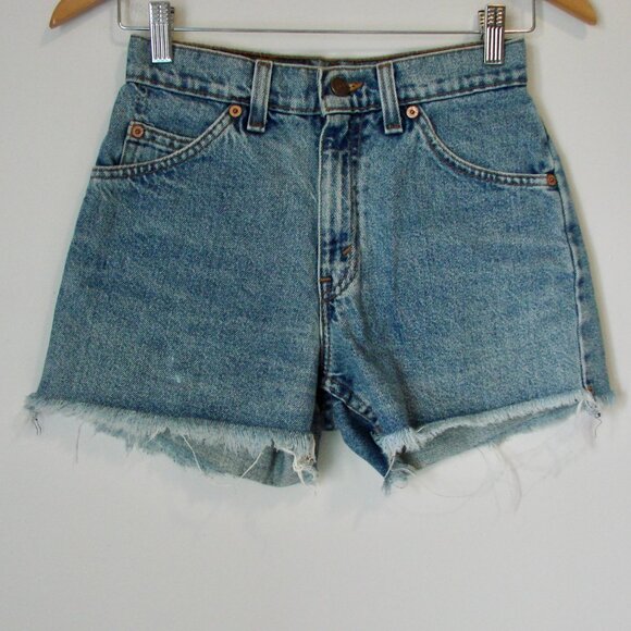 Vintage 90s Levi's Jeans Shorts Cut Offs Frayed Raw Hem Size 3 Junior - Picture 1 of 13